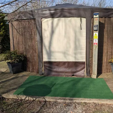 Apartment The Little Hide - Adult Only Pods Wigginton (North Yorkshire)