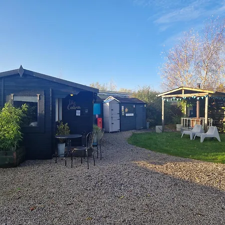 The Little Hide - Adult Only Pods Apartment