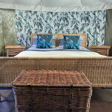 The Little Hide - Adult Only Pods Apartment Wigginton (North Yorkshire)