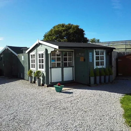 The Little Hide - Adult Only Pods Wigginton (North Yorkshire)