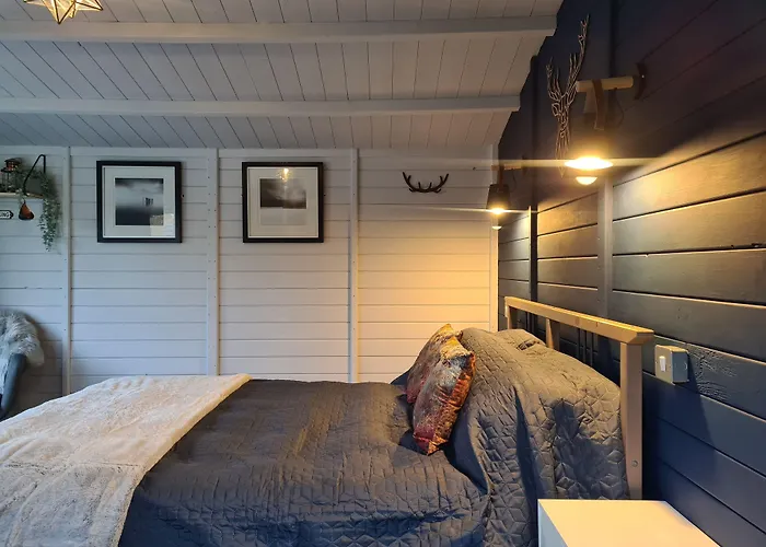 The Little Hide - Adult Only Pods *