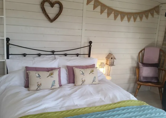 The Little Hide - Adult Only Pods Wigginton (North Yorkshire)