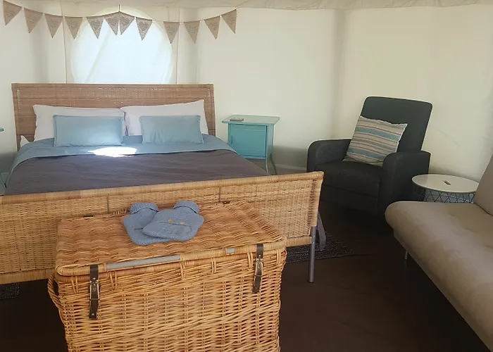 The Little Hide - Adult Only Pods Wigginton (North Yorkshire)