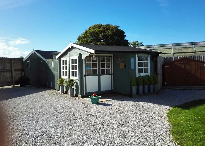 The Little Hide - Adult Only Pods Wigginton (North Yorkshire)