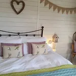 The Little Hide - Adult Only Pods York