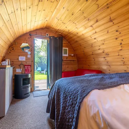 The Little Hide - Adult Only Pods