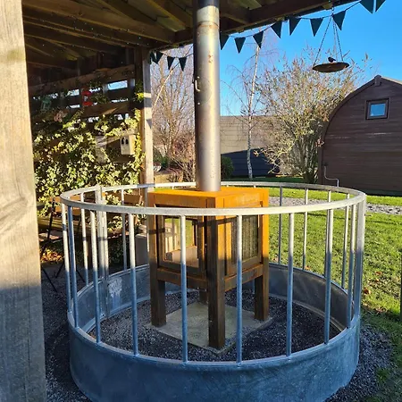 The Little Hide - Adult Only Pods Wigginton (North Yorkshire)