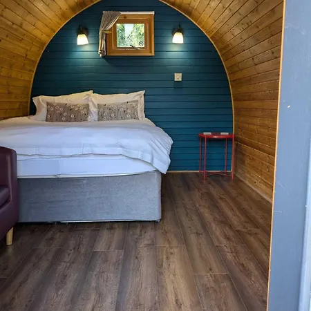 The Little Hide - Adult Only Pods Apartment