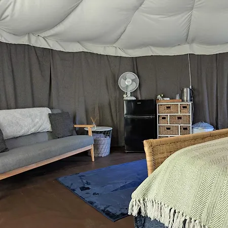 The Little Hide - Adult Only Pods Apartment