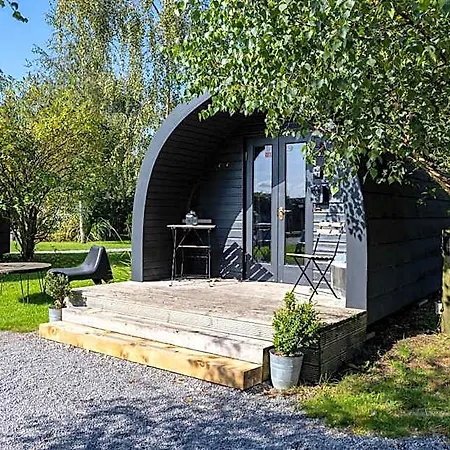 The Little Hide - Adult Only Pods