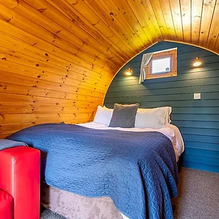 The Little Hide - Adult Only Pods 3*