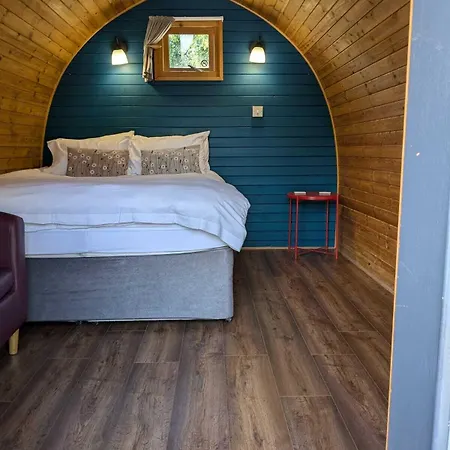 The Little Hide - Adult Only Pods 3* York