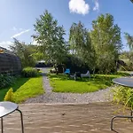 The Little Hide - Adult Only Pods 3* York